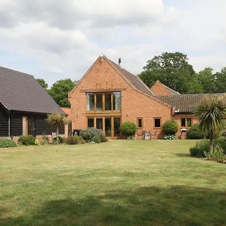 Superb Stokesby Barn Apartment - Norfolk Broads & Norwich Exterior photo