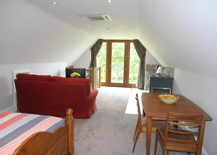 Superb Stokesby Barn Apartment - Norfolk Broads & Norwich